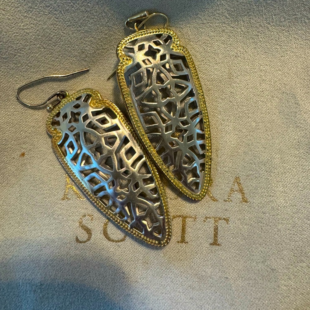 Pre owned -
Kendra Scott Sadie Spear filigree earrings